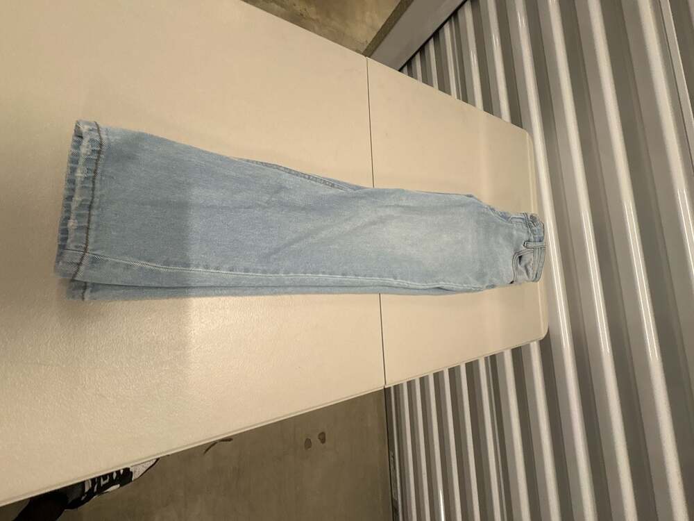 Women's Light Wash High-Rise Wide Leg Denim Jeans - Picture 5 of 6